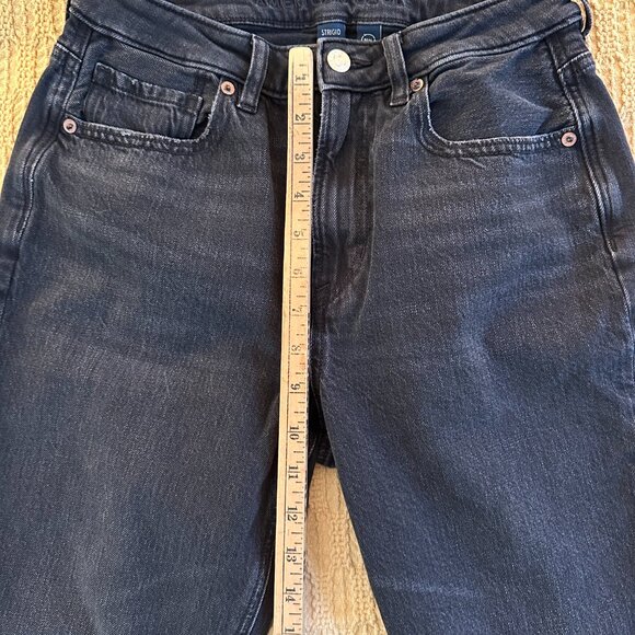 American Eagle Black Distressed Strigid Mom Jeans - Size 6S Short - Picture 6 of 7